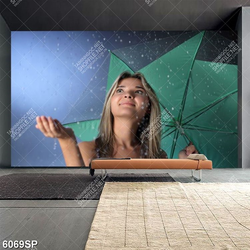 Tranh cô gái trẻ che dù SP6069