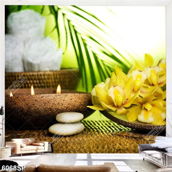 Tranh hoa lan và ngọn nến treo spa