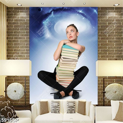 Tranh cô gái ôm chồng sách