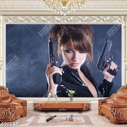 Tranh người đẹp cầm súng