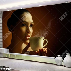 Tranh cô gái cầm tách trà nóng