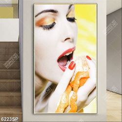 Tranh cô gái ăn cam