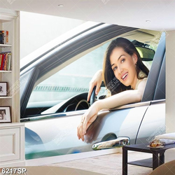 Tranh cô gái ngồi trong xe ô tô SP6217