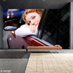Tranh cô gái ngồi trong xe ô tô SP6190