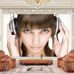 Tranh cô gái trẻ đeo headphone