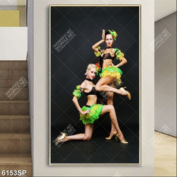 Tranh hai cô gái mặc váy ngắn  SP6153