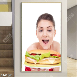 Tranh cô gái cầm bánh mỳ