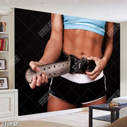 Tranh cô gái có thân hình săn chắc