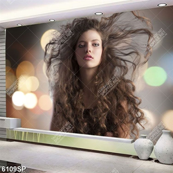 Tranh cô gái tóc xoăn xinh đẹp SP6109
