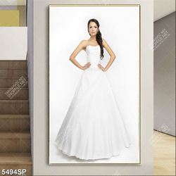 Tranh cô gái mặc váy cô dâu trắng