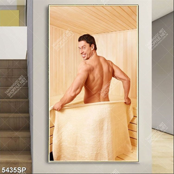 Tranh người đàn ông cầm khăn