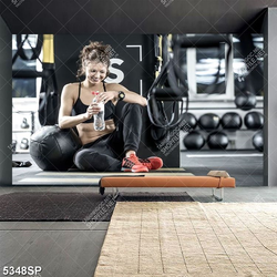 Tranh cô gái trẻ tập thể thao