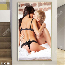 Tranh cặp đôi tình tứ trên giường ngủ