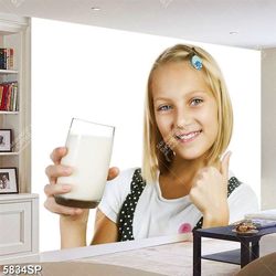 Tranh cô bé dễ thương