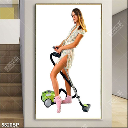 Tranh cô gái cầm máy hút bụi