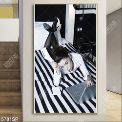 Tranh cô nàng công sở