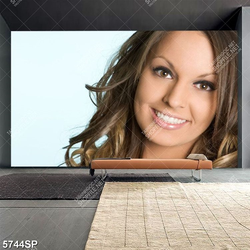 Tranh cô gái xinh đẹp SP5744