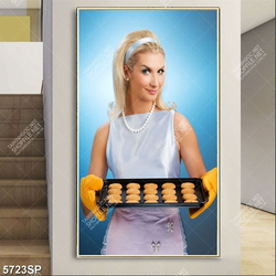 Tranh cô gái tóc vàng bưng khay bánh