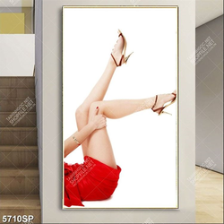 Tranh đôi chân thon dài