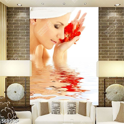 Tranh người đẹp nhắm mắt bên những cánh hoa