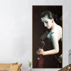 Tranh vẽ cánh bướm đậu trên vai cô gái file psd