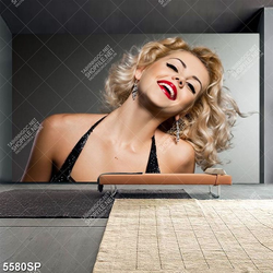 Tranh SP5580 cô gái tóc vàng xinh đẹp