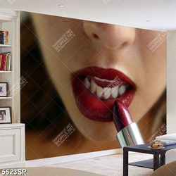 Tranh cô gái tô son đỏ