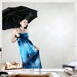 Tranh cô gái mặc váy xanh đứng che ô