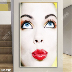 Tranh cô gái tô son đỏ