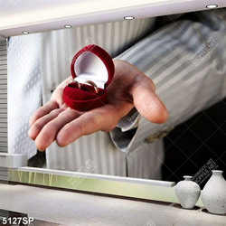 Tranh cô gái đẹp trang trí spa