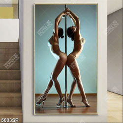 Tranh hai người mẫu nội y