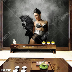 Tranh người mẫu nội y treo spa