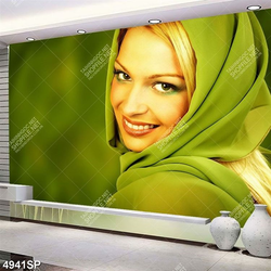 Tranh cô gái cười rạng rỡ treo tường spa