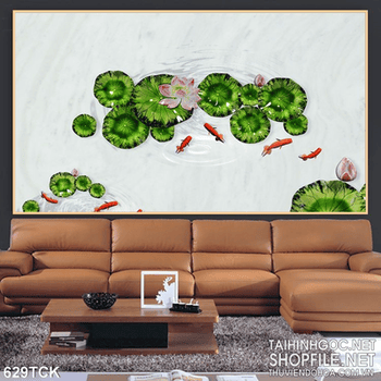 Tranh cá vàng và lá hoa sen xanh ngất uv