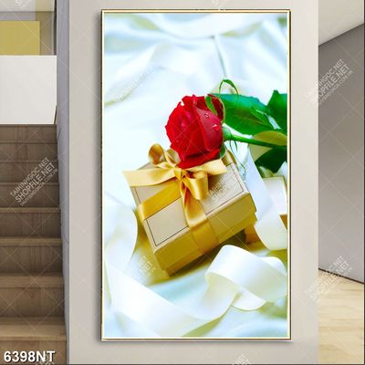 Tranh hộp quà và hoa hồng